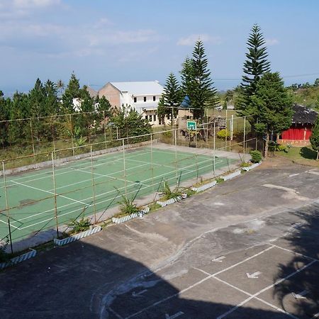 Hotel Surya Indah Batu Malang Екстериор снимка