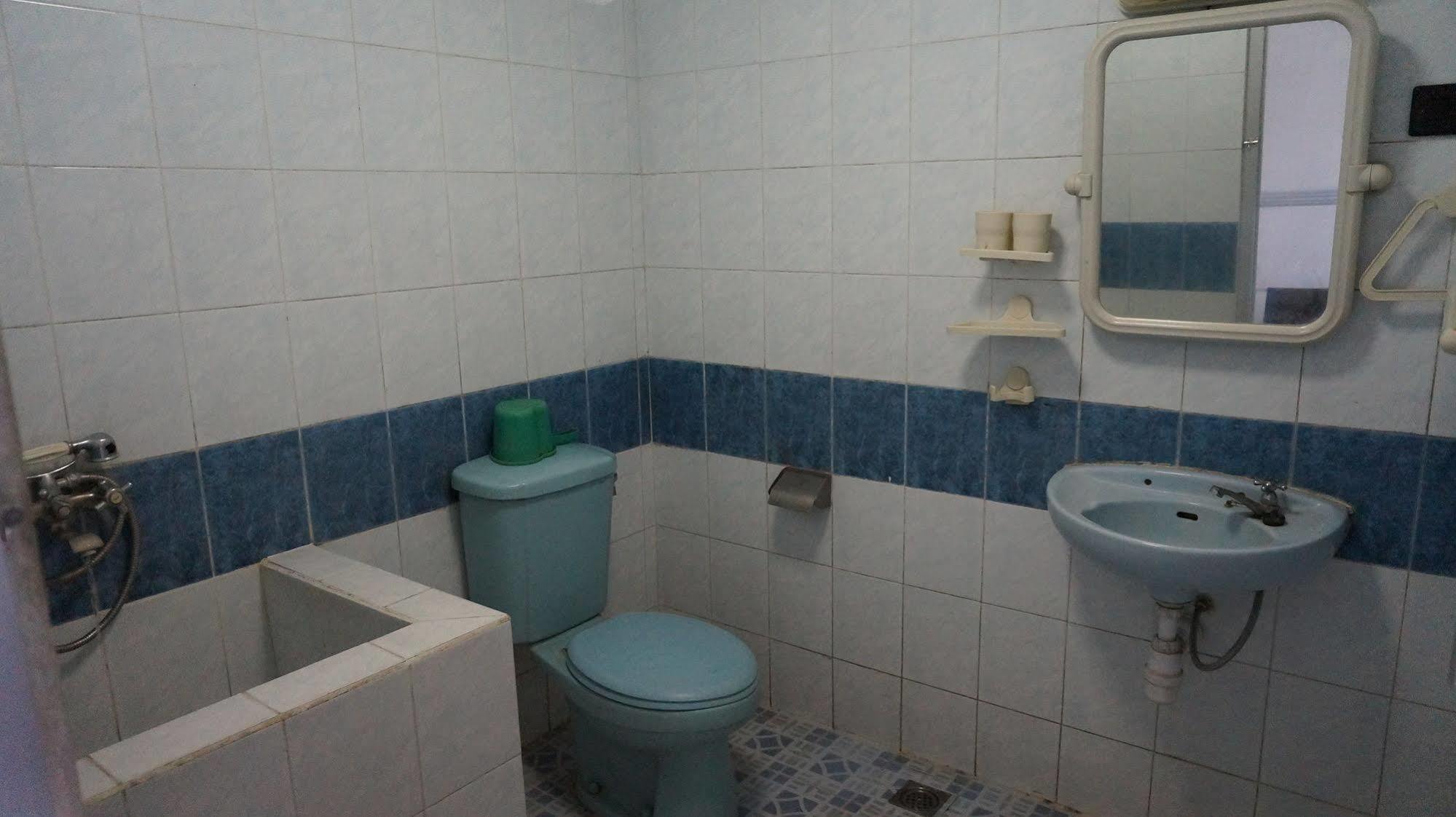 Hotel Surya Indah Batu Malang Екстериор снимка